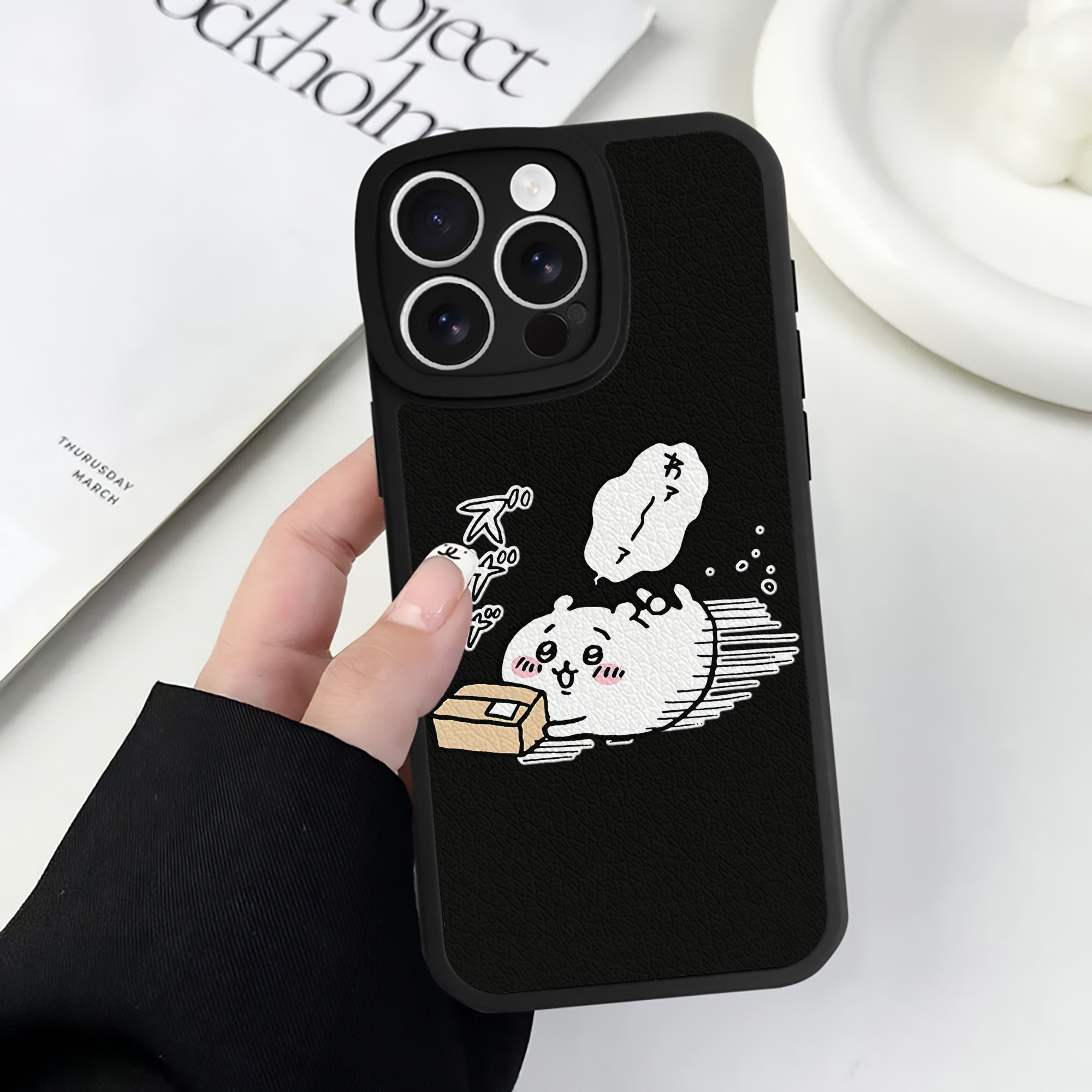 （画像用） ちいかわ ちいかわ Chii-kawa chiikawa 【iPhone 16シリーズ対応】シリコンスマホケース（レザー調） 材質：シリコン